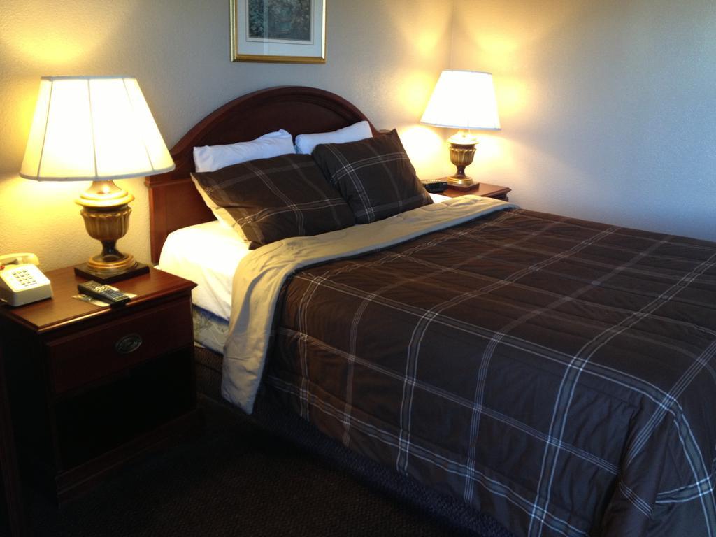 ויקטורוויל Park Avenue Inn & Suites חדר תמונה